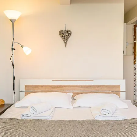 아파트 Geppetto's *